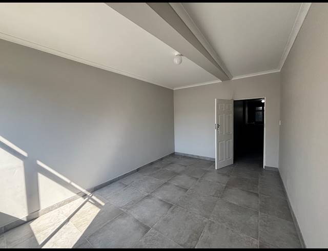3 BEDROOM FLAT TO LET IN SEA VIEW